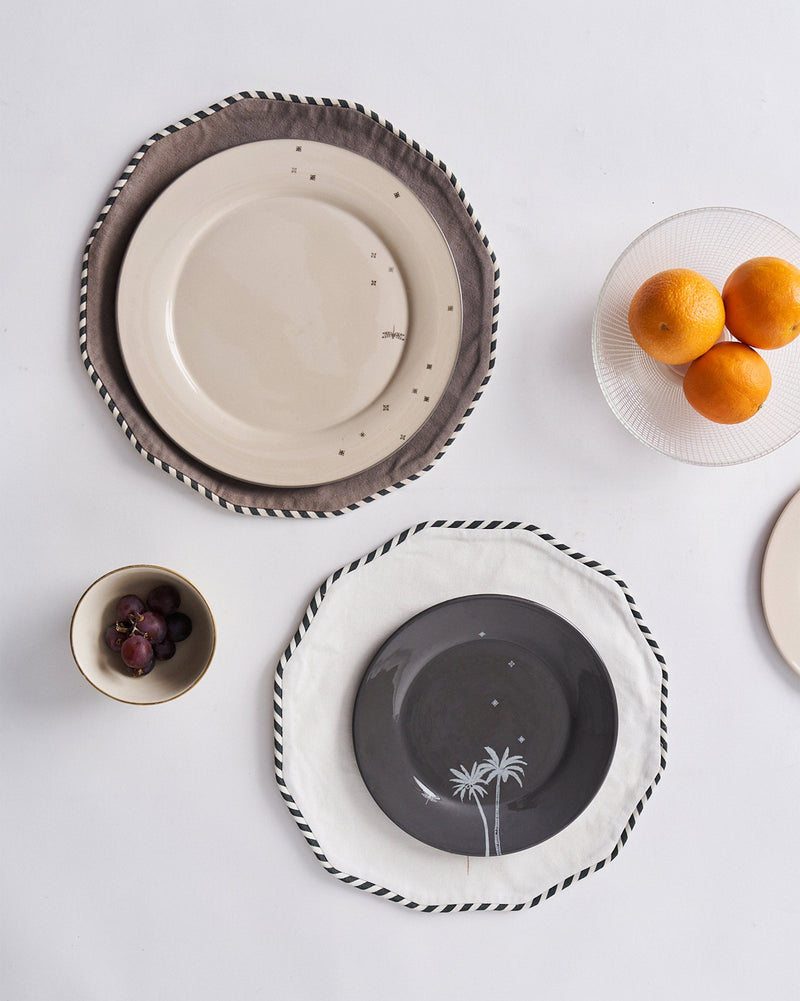 Ele Palm Table Set