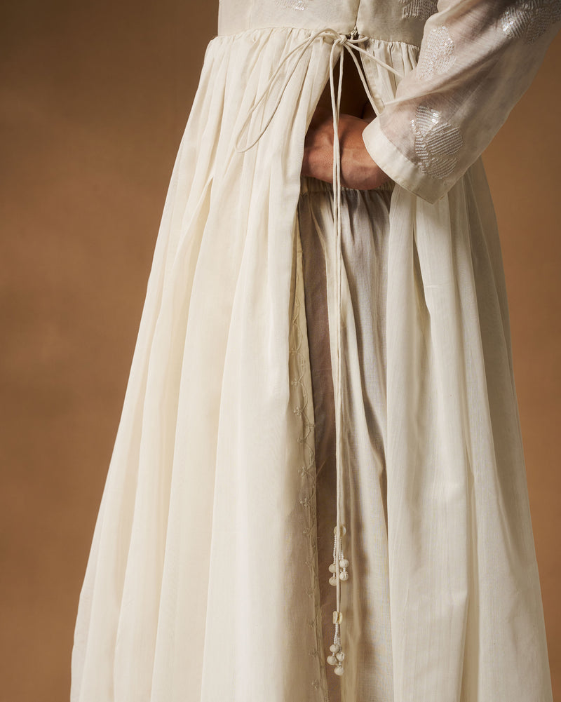 Amaya Kurta - Ivory Hand Embroidered