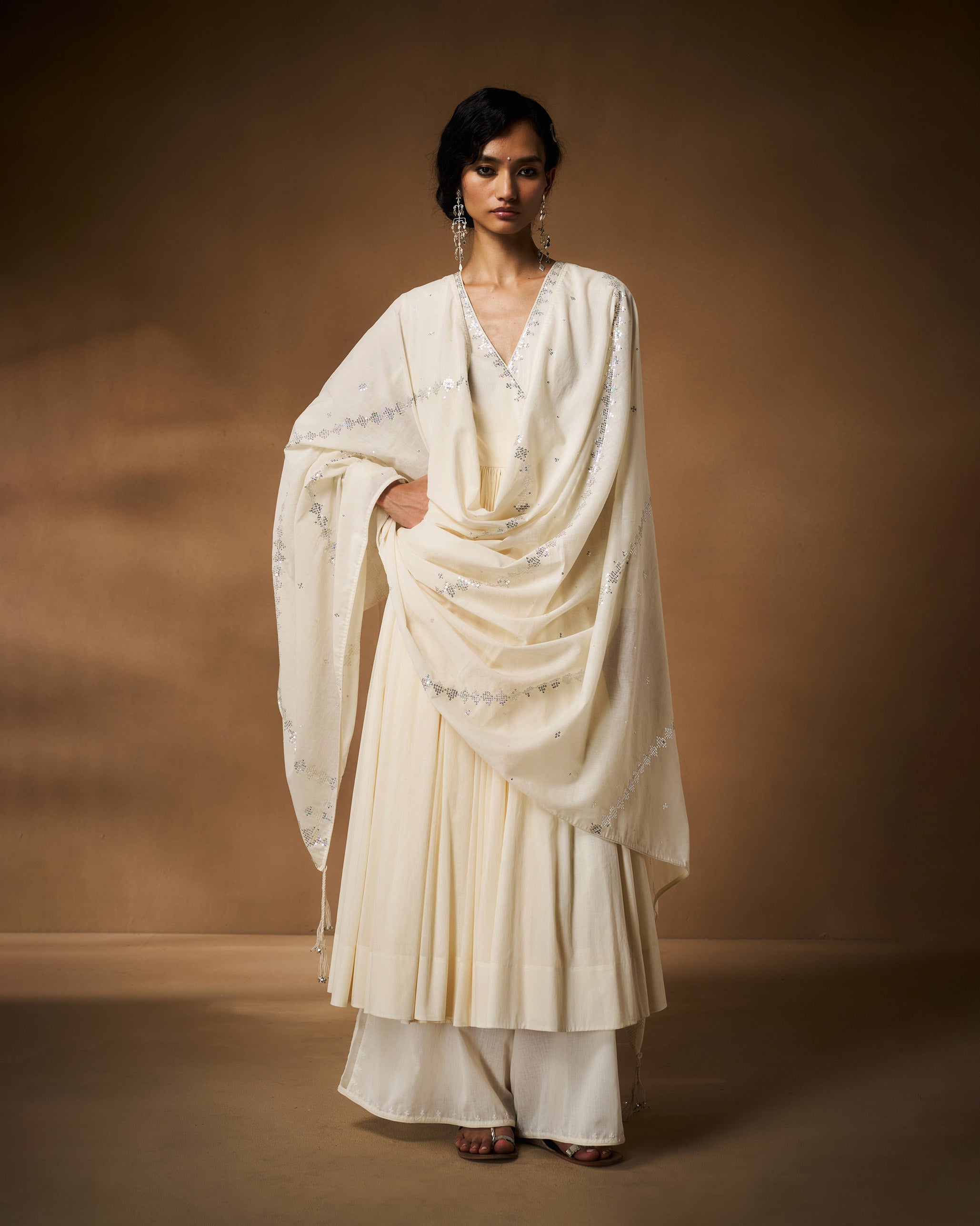 Tahira Dupatta - Ivory Hand Embroidered