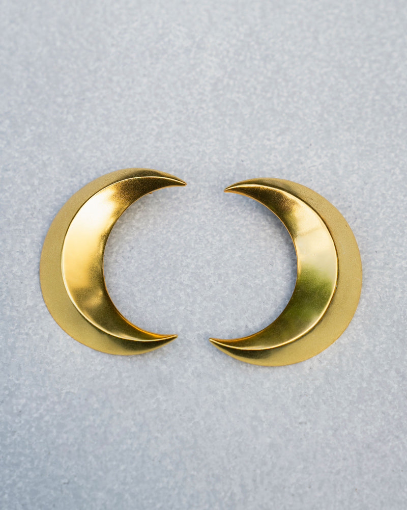 Crescent Studs Large - Gold