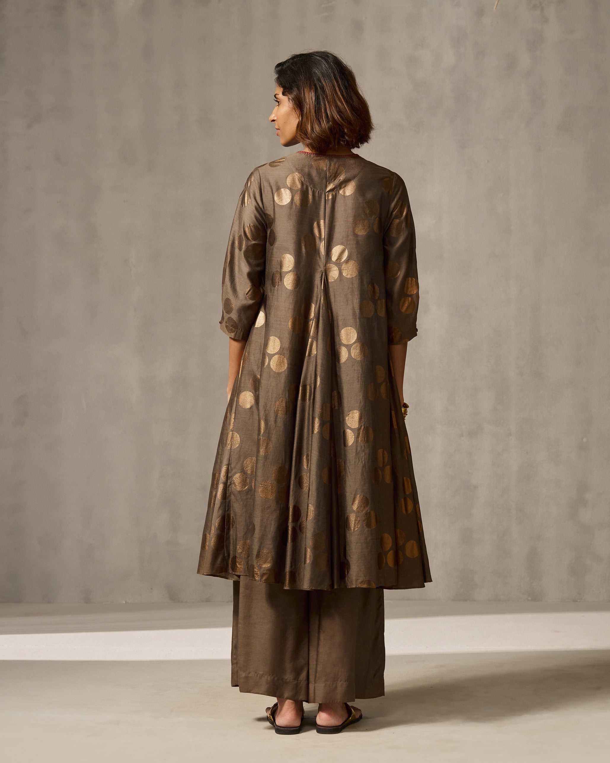 Sara Kurta - Oak Brown Foil Print