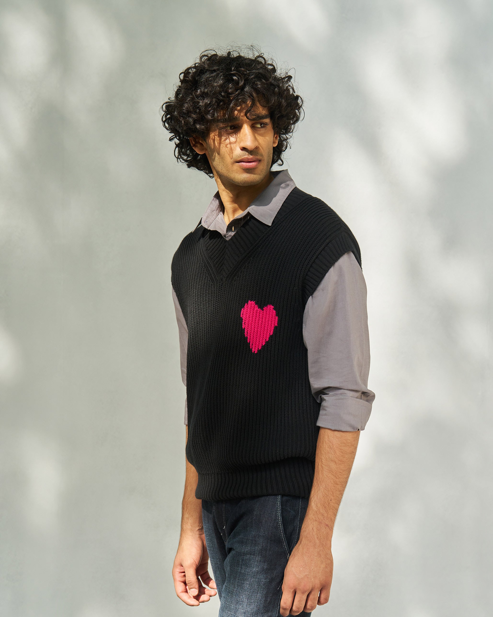 Yule V-neck Sweater - Black