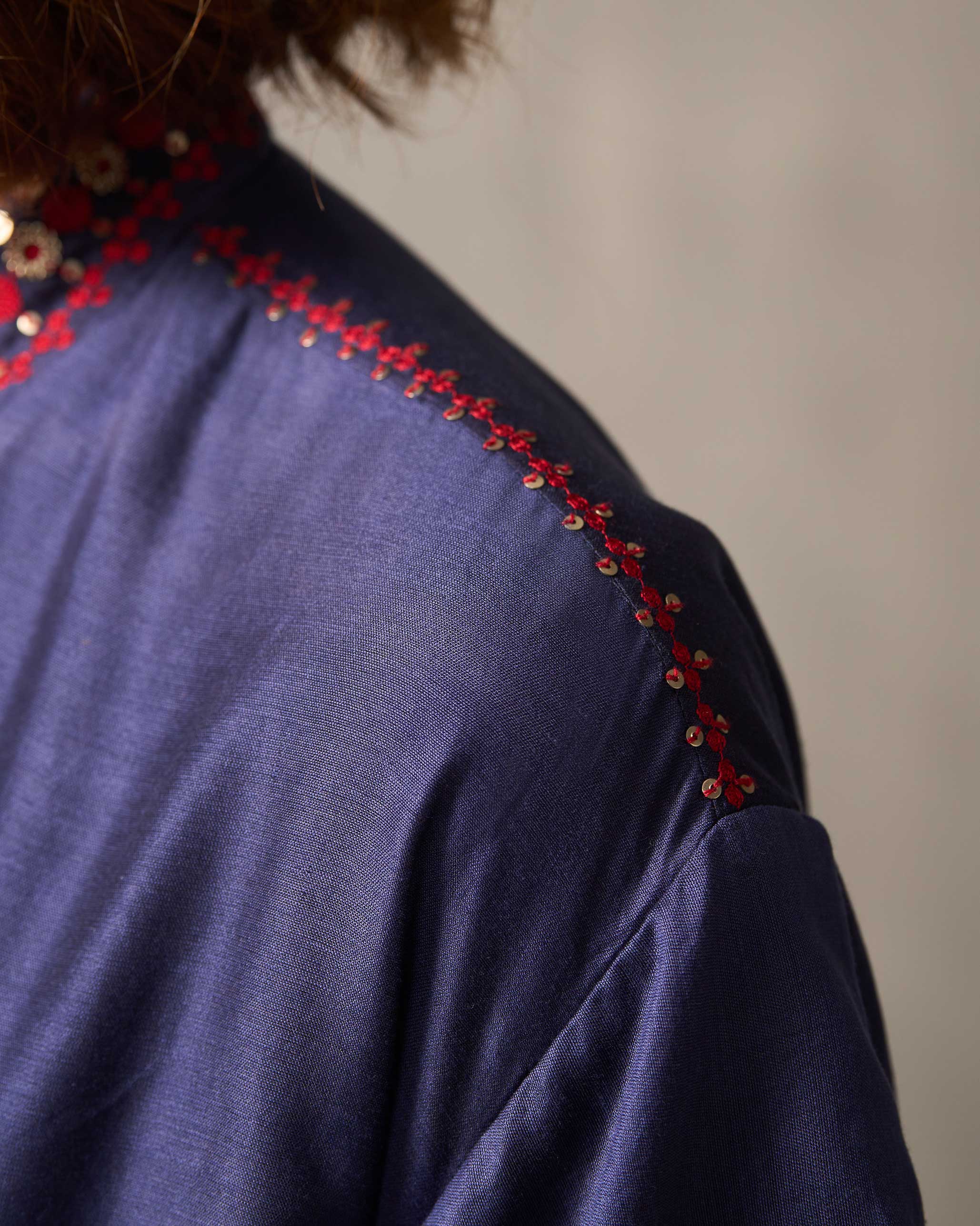 Nuhi Kurta - Navy Embroidered