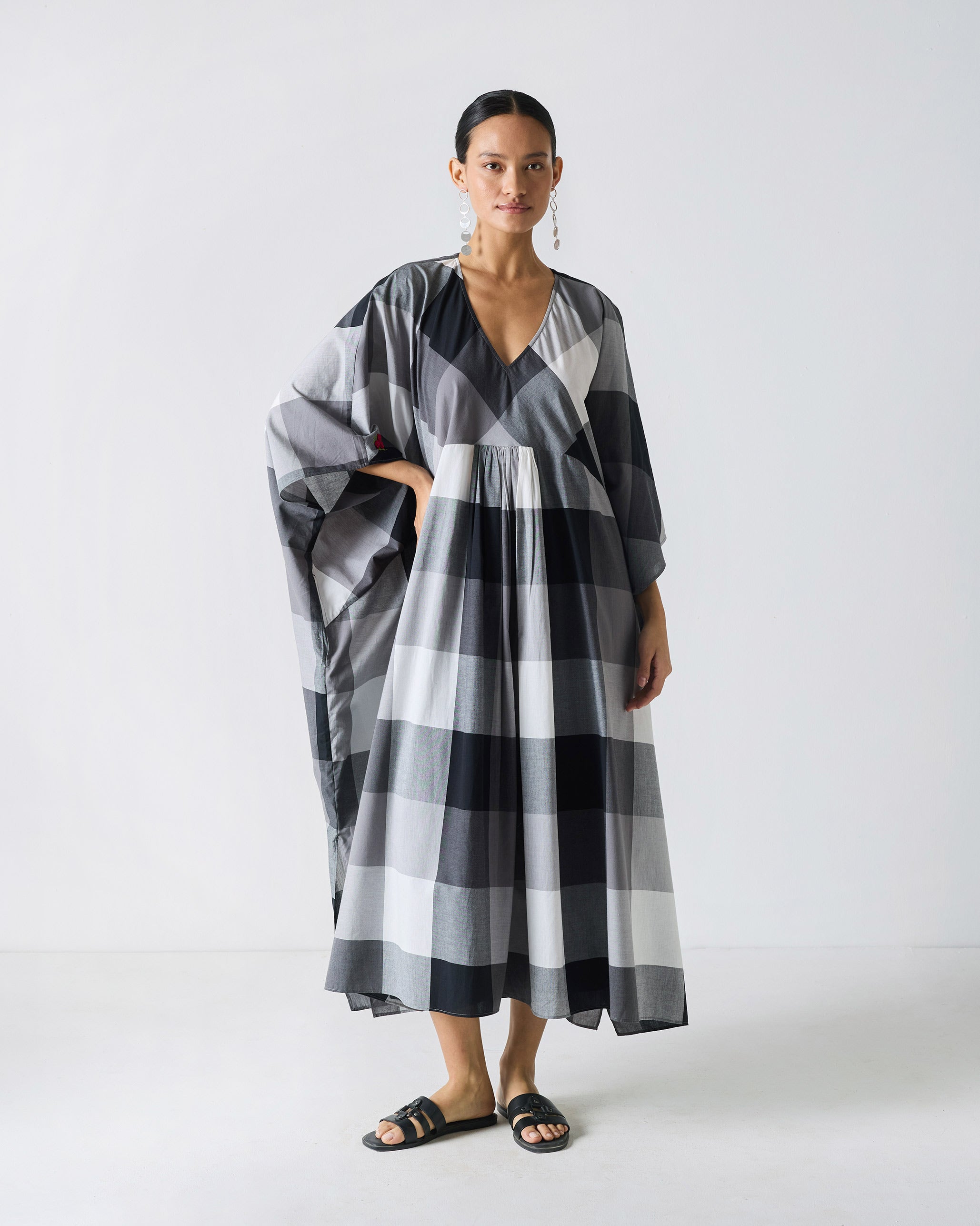 Waadi Kaftan - Black & White Checks