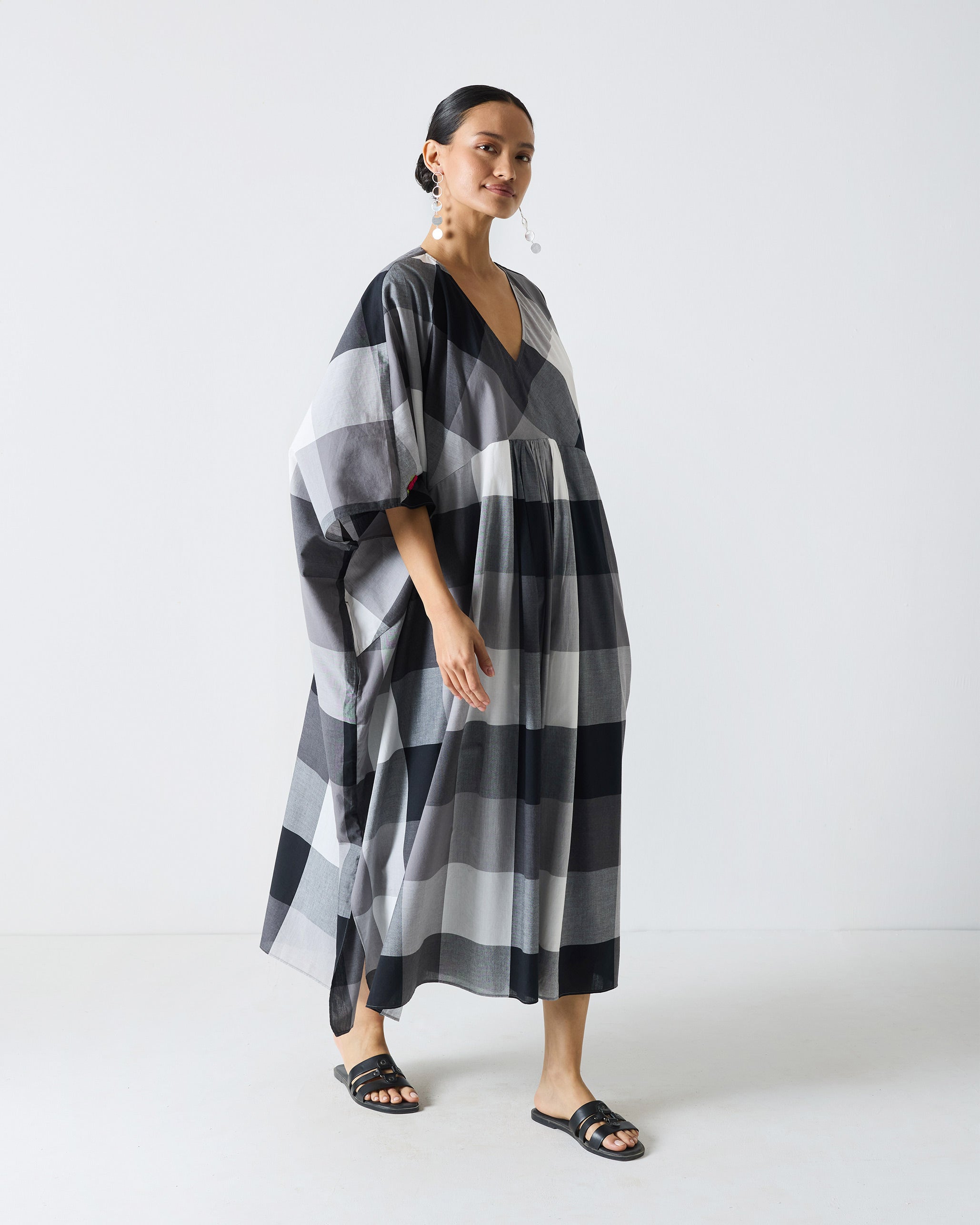 Waadi Kaftan - Black & White Checks