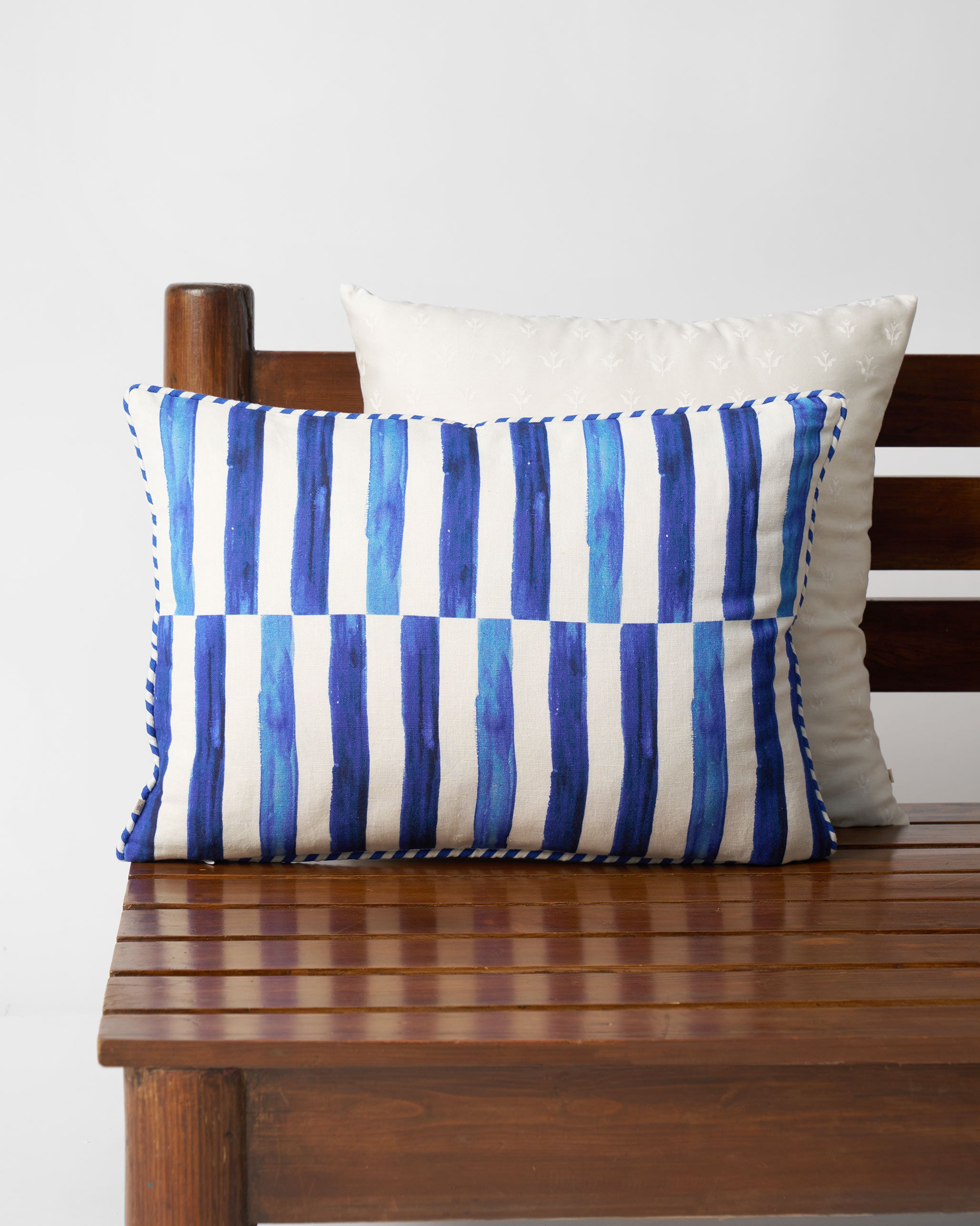 Dancing Crane Cushion Cover
